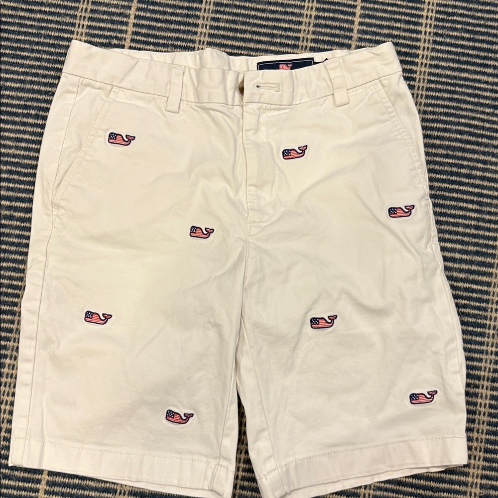 Vineyard Vines White Shorts with Embroidered Whales boys Sz 12